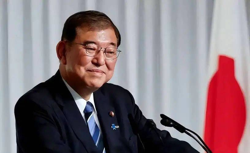 皇冠信用网最新地址_特朗普高兴坏了！美国公布全球关税后皇冠信用网最新地址，6个中国邻居对美投降，其中3国出卖中国利益，局势严峻