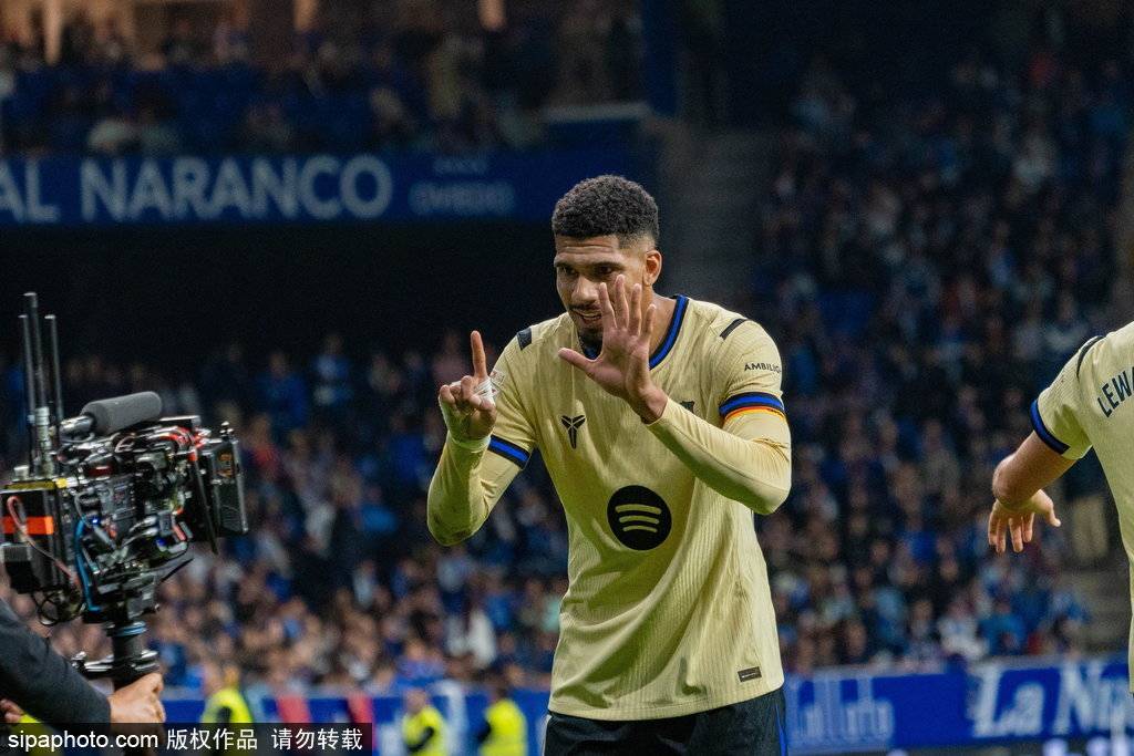 皇冠信用平台出租出售_西甲-加西亚失误送礼莱万替补建功 巴萨3-1迎3连胜