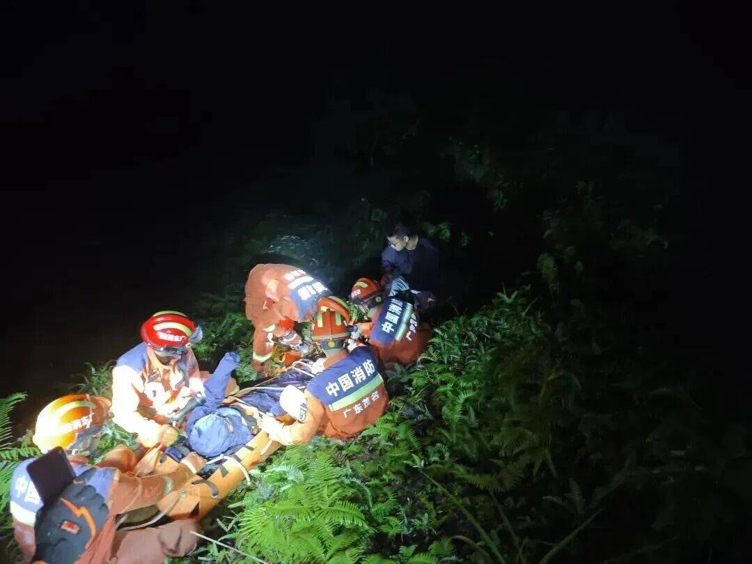 怎么开皇冠信用網会员_93岁老人进山失联怎么开皇冠信用網会员，两天后发现他倒挂在树杈上苦撑……